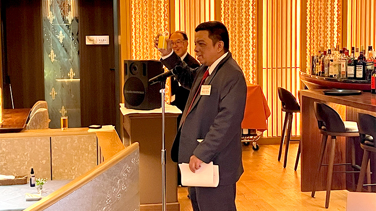 駐日インドネシア大使館 教育文化部長 Prof. Amzulの乾杯